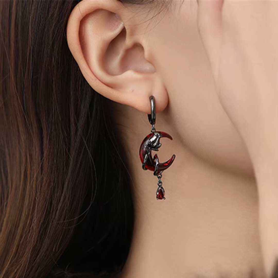 Boucle d'oreille lune rouge et rose noire